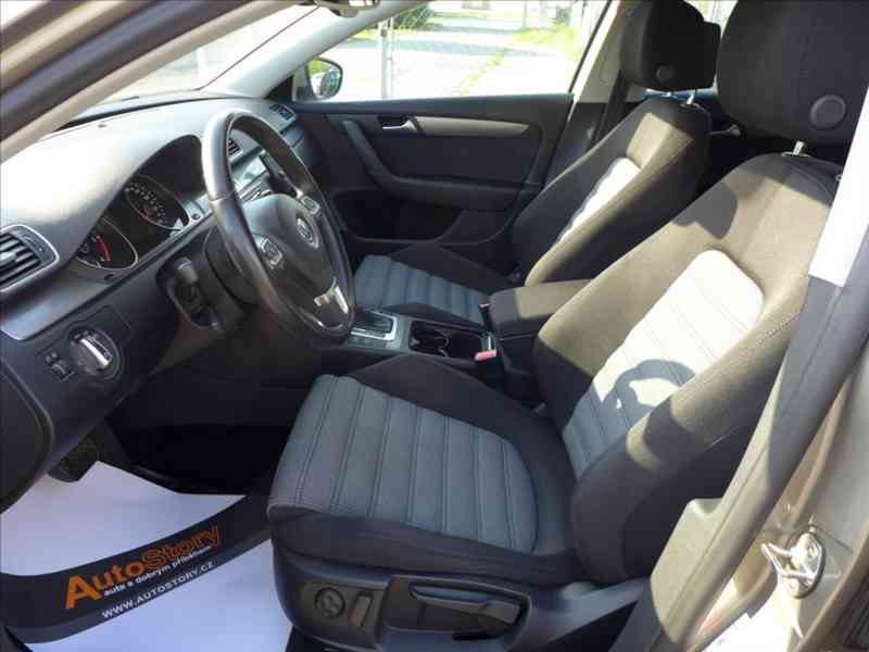 Volkswagen Passat 2,0 TDI DIGI AC NAVI VÝHŘEV - foto 5