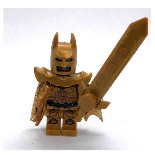 Figurka Gold Batman s excalibrem - foto 1