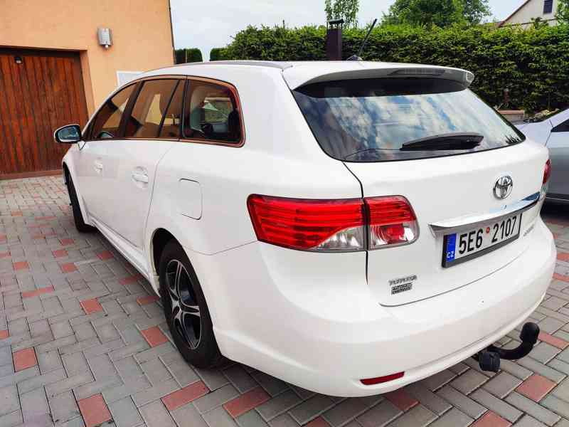 Toyota Avensis kombi 1,8 benzin - foto 5