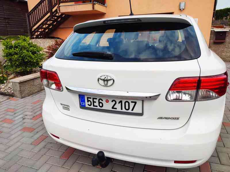 Toyota Avensis kombi 1,8 benzin - foto 4