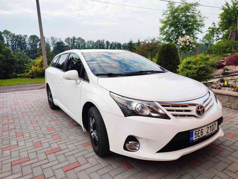 Toyota Avensis kombi 1,8 benzin - foto 2