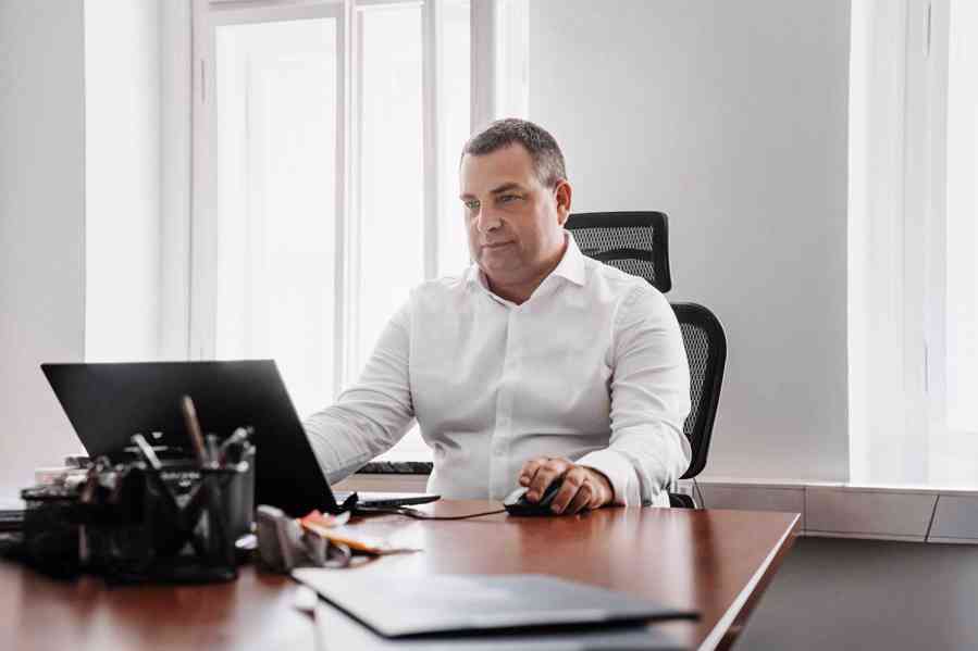 Poradenství ve věci prodeje podílů v firmách, prodeje firem - foto 3