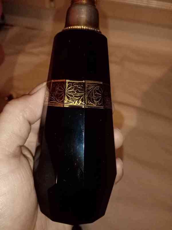 Skleněná dóza na parfém s kovovým vrškem dekorace - foto 4