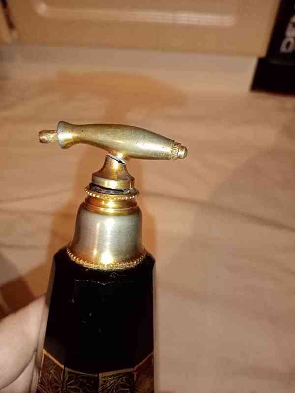 Skleněná dóza na parfém s kovovým vrškem dekorace - foto 3
