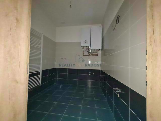 Pronájem bytu 2+1 po kompletní rekonstrukci o CP 42 m2, Hanzlova, Holice - foto 8