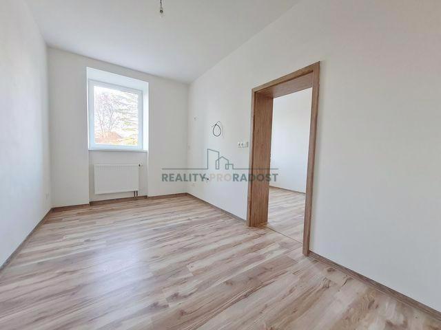 Pronájem bytu 2+1 po kompletní rekonstrukci o CP 42 m2, Hanzlova, Holice - foto 4