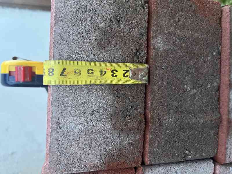 červená zámková dlažba "Ičko" 546 ks - foto 3