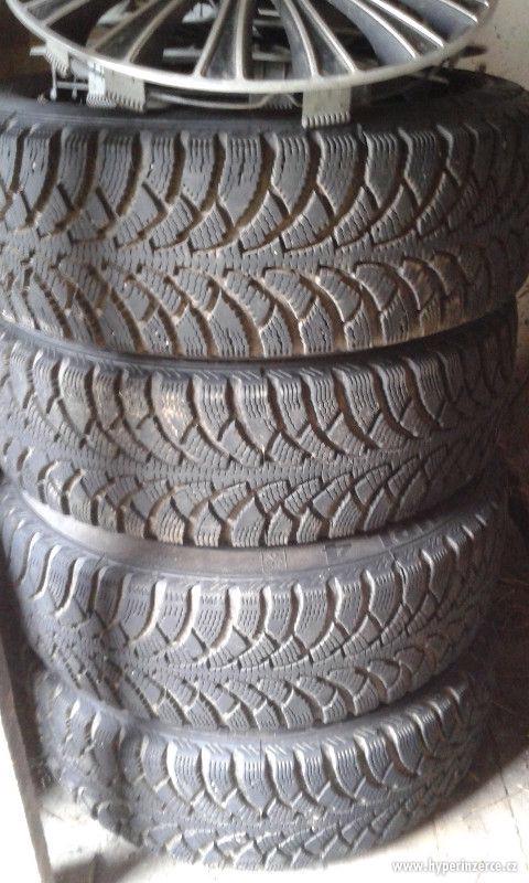 zimní pneu s disky prodám - foto 4
