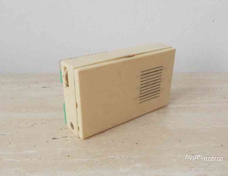 Legendární tranzistorové rádio Tesla Doris 2702B, hraje - foto 7