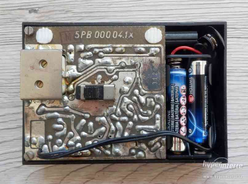 Legendární tranzistorové rádio Tesla Doris 2702B, hraje - foto 8