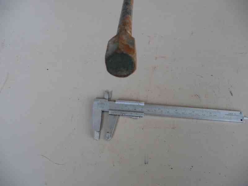 Klíč na nůžkový zvedák k traktorveteránu - foto 2