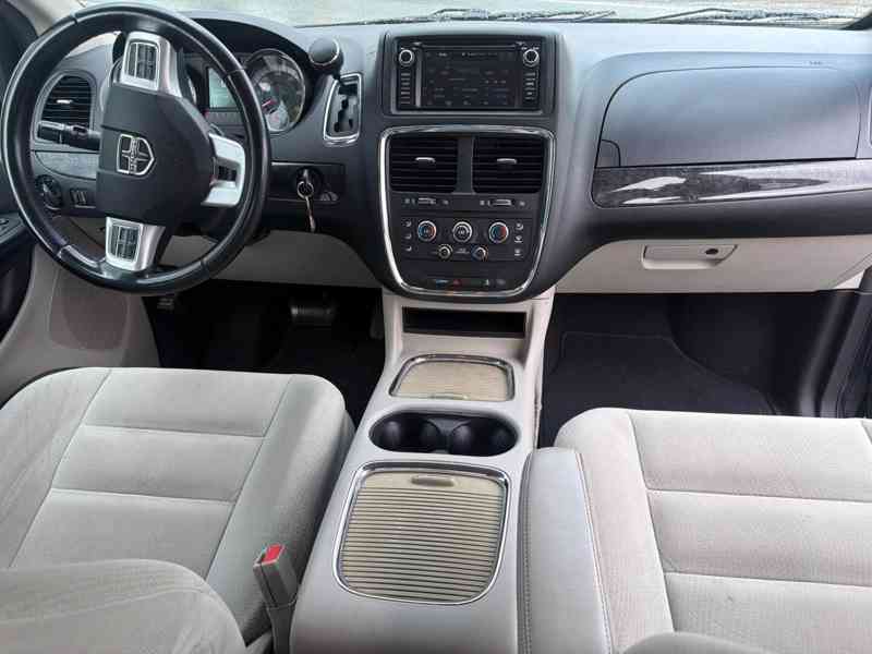 Dodge Grand Caravan 3,6 SXT Crew RT 2014 - foto 10