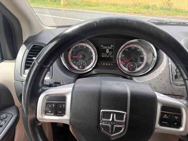 Dodge Grand Caravan 3,6 SXT Crew RT 2014 - foto 15