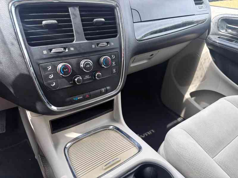 Dodge Grand Caravan 3,6 SXT Crew RT 2014 - foto 17