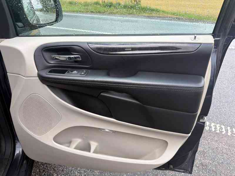 Dodge Grand Caravan 3,6 SXT Crew RT 2014 - foto 11