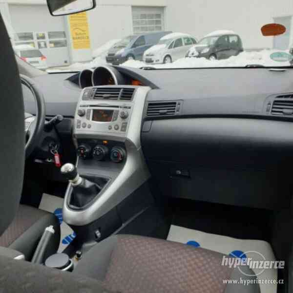 Toyota Verso Life 1,6i benzín 97kw - foto 5