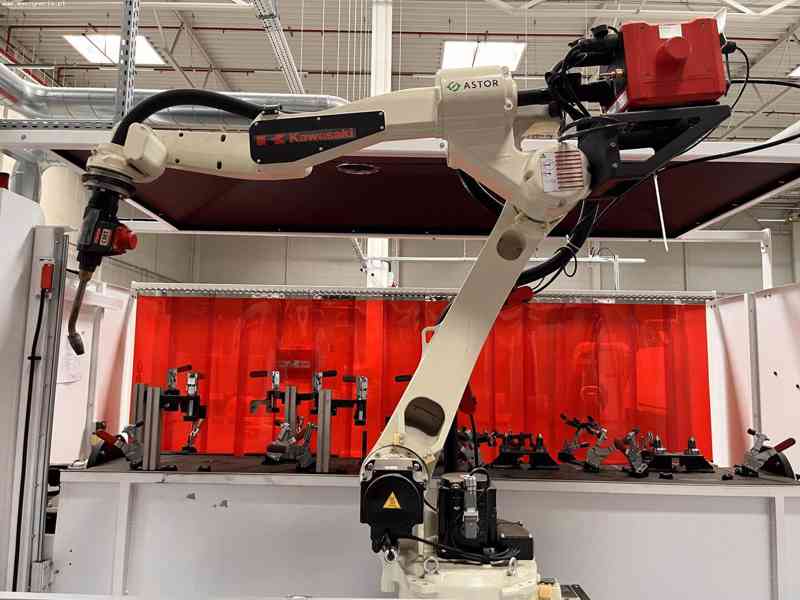 Robotická svařovací stanice KAWASAKI BA006L-A