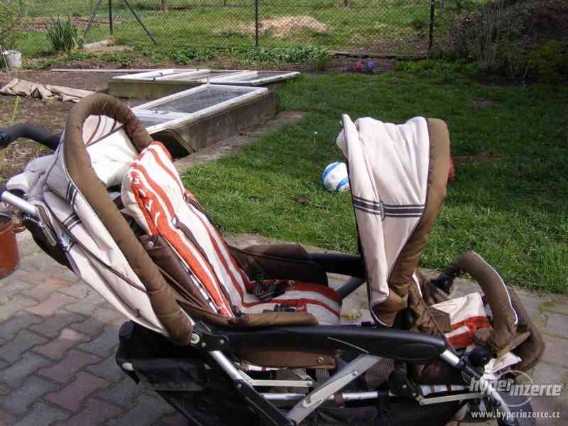 Sourozenecký kočárek - foto 2