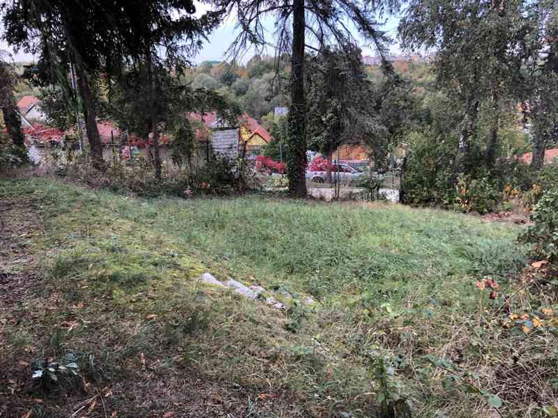 Prodám ideální 1/3 zahrady v Praze 5 - foto 2