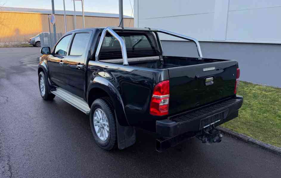 Toyota Hilux 2,5 D-4D DCab Life 106kw - foto 4