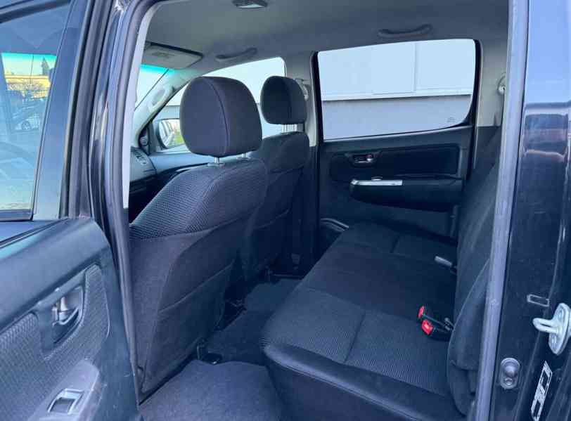 Toyota Hilux 2,5 D-4D DCab Life 106kw - foto 10