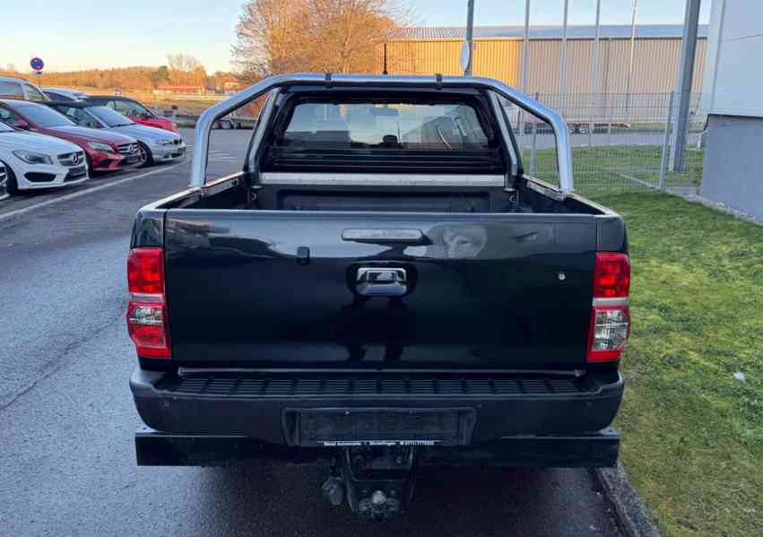 Toyota Hilux 2,5 D-4D DCab Life 106kw - foto 6