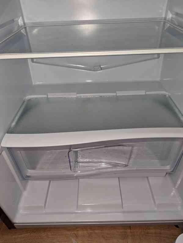 Lednice s mrazákem Indesit RA 27 IX - foto 9