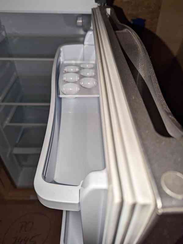 Lednice s mrazákem Indesit RA 27 IX - foto 6