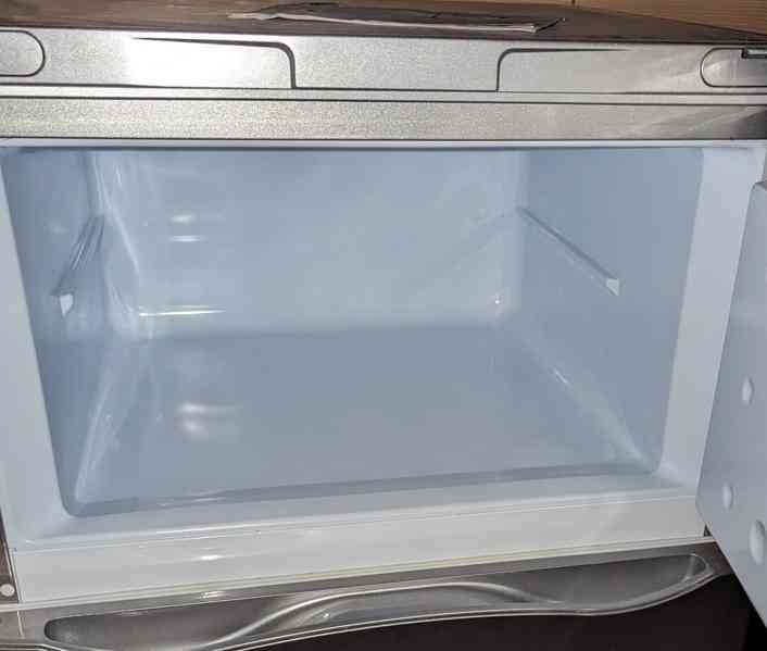 Lednice s mrazákem Indesit RA 27 IX - foto 3
