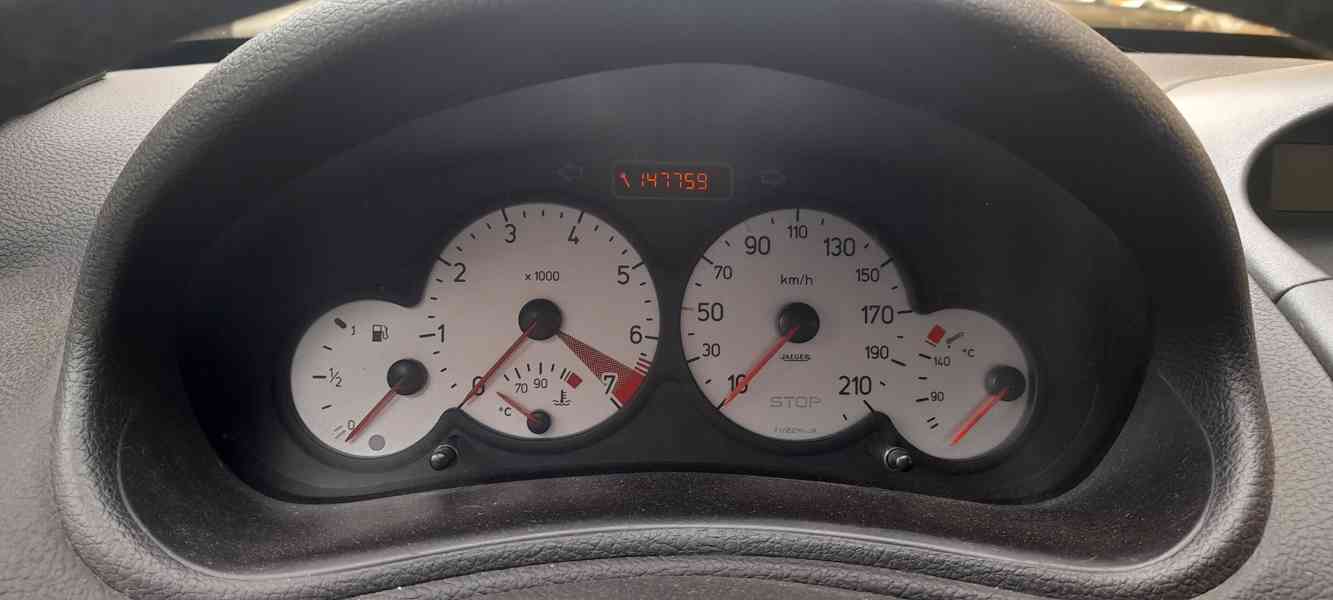 Peugeot 206 CC 2,0I 100kW r.v. 2003  - foto 8