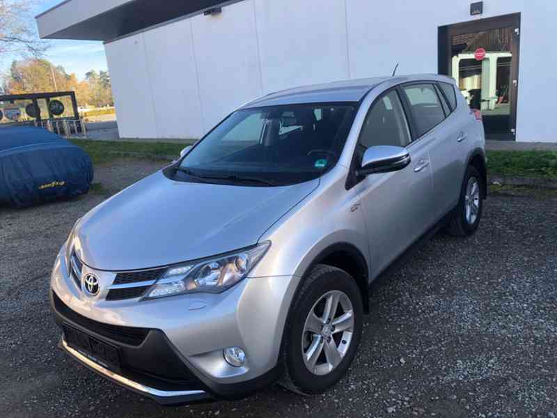 Toyota RAV 4 2,0i Life 4x4 benzín 111kw - foto 1