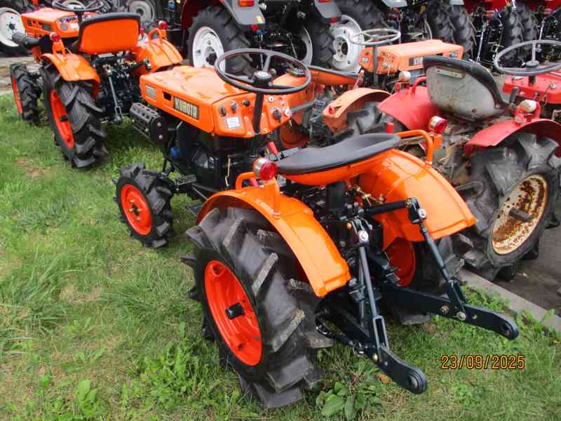 Malotraktor Kubota B5000 4WD plně repasovaný - foto 2