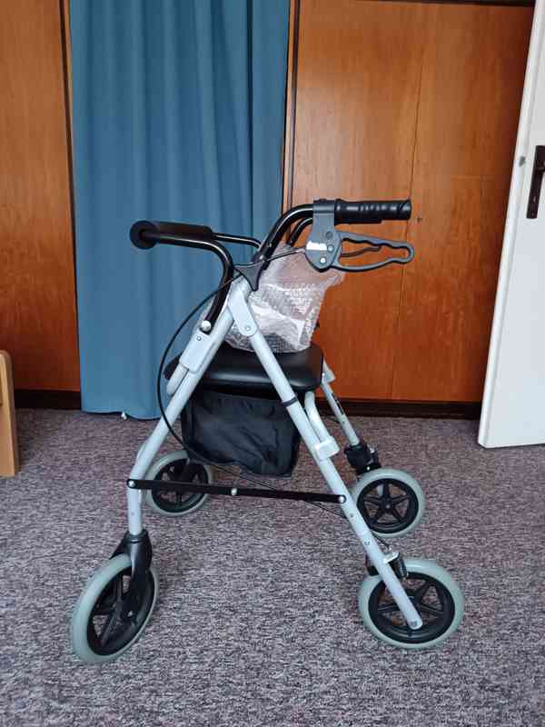 Čtyřkolové chodítko DMA - foto 3