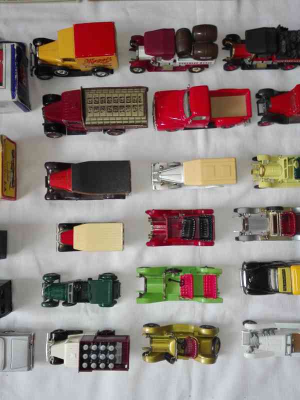 Velká kolekce veteránských autíček 74 ks značkové - foto 24