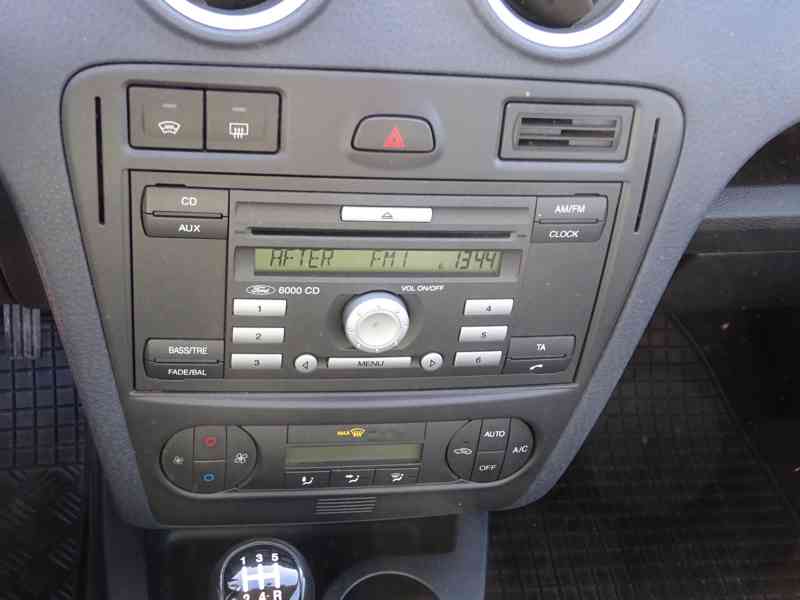 Ford Fusion 1.4i r.v.2008 (59KW) 2.Majitel Koupeno v ČR - foto 8