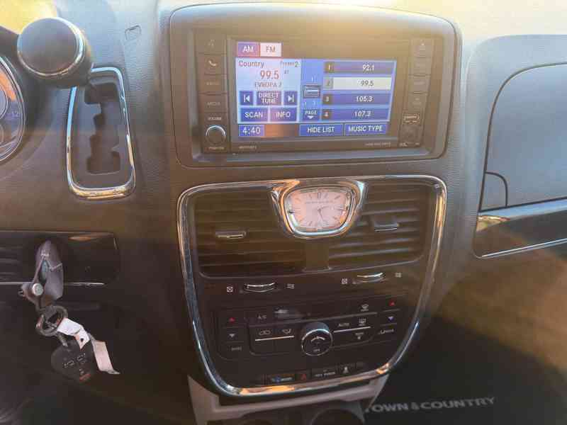 Chrysler Town Country 3,6 Pentastar DVD LPG 2012 - foto 16