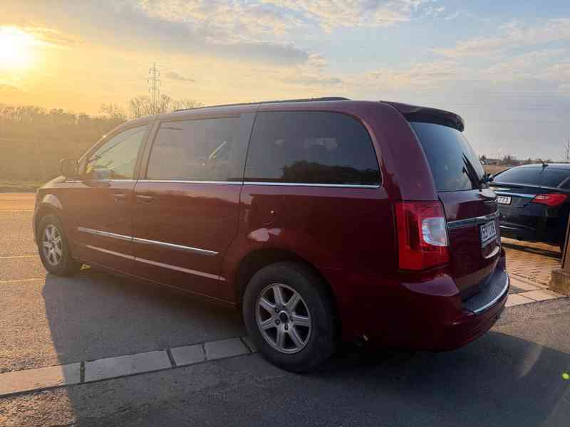 Chrysler Town Country 3,6 Pentastar DVD LPG 2012 - foto 3