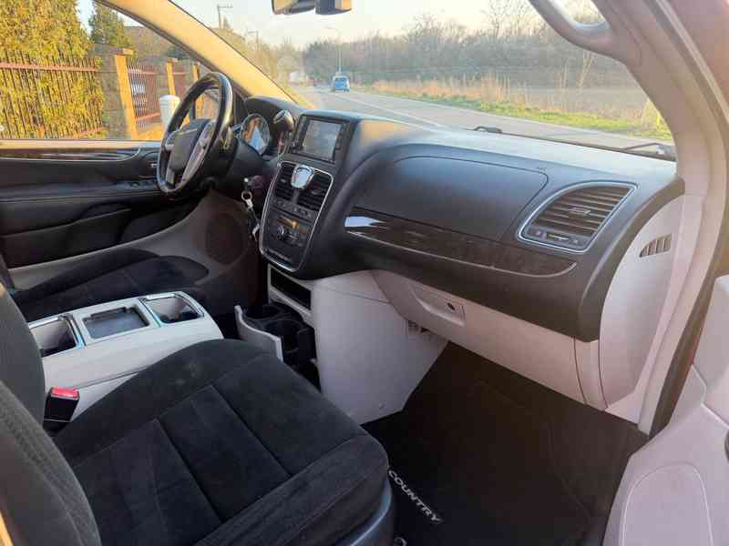 Chrysler Town Country 3,6 Pentastar DVD LPG 2012 - foto 10