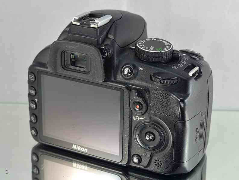 Nikon D3100 **14,2 MPix CCD*Full HDV jen 3800 Exp. - foto 6