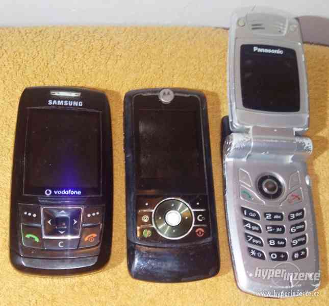 Samsung SGH-E250V +Motorola Z3 +Panasonic X400 -k opravě!!! - foto 1