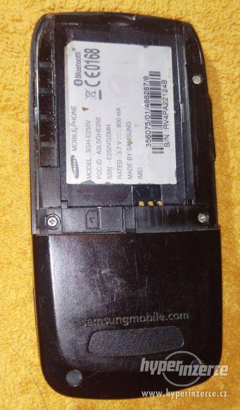 Samsung SGH-E250V +Motorola Z3 +Panasonic X400 -k opravě!!! - foto 12