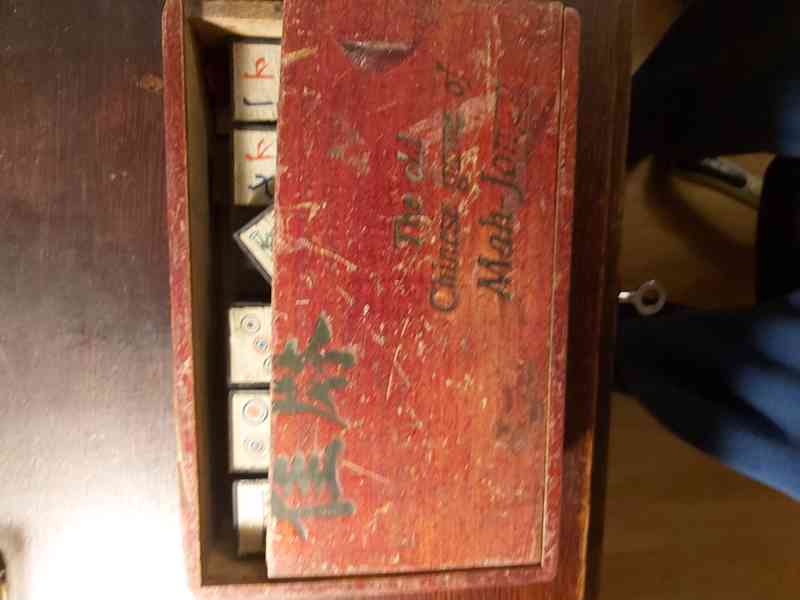 Prodám starou čínskou deskovou hru Mach-Jongg  