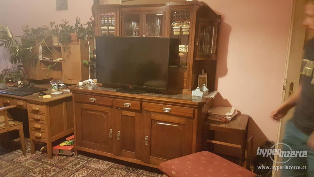 Starobylý sekretář s mramorovou deskou - foto 5