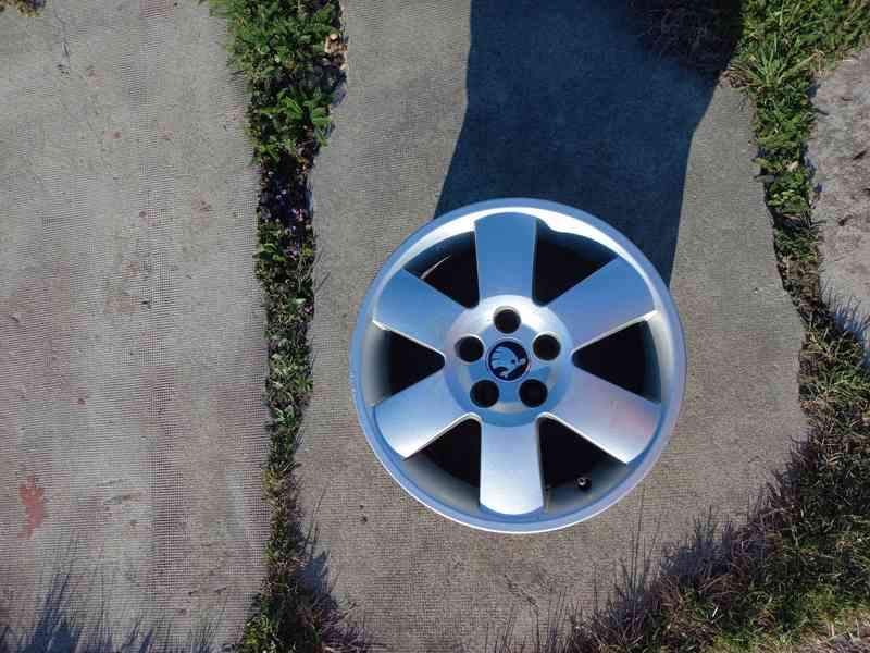 Hliníkové disky 4 ks originál ŠKODA 6J x 15 H2 ET 43 - foto 2