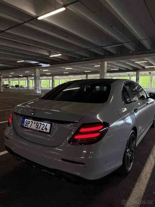 Mercedes-Benz Třídy E 2,2   220d 4MATIC AMG, r.v. 2019 - foto 10