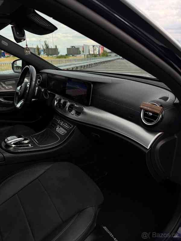 Mercedes-Benz Třídy E 2,2   220d 4MATIC AMG, r.v. 2019 - foto 14