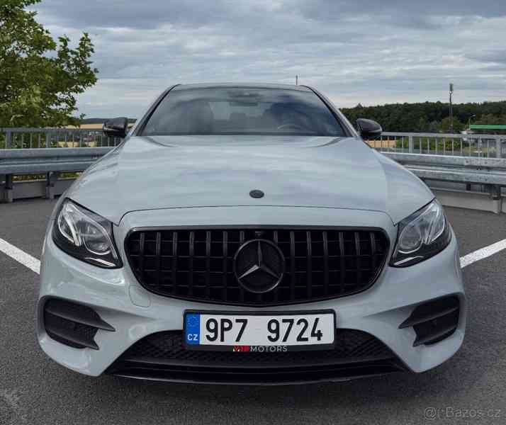 Mercedes-Benz Třídy E 2,2   220d 4MATIC AMG, r.v. 2019 - foto 20