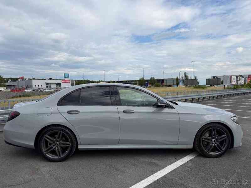 Mercedes-Benz Třídy E 2,2   220d 4MATIC AMG, r.v. 2019 - foto 7