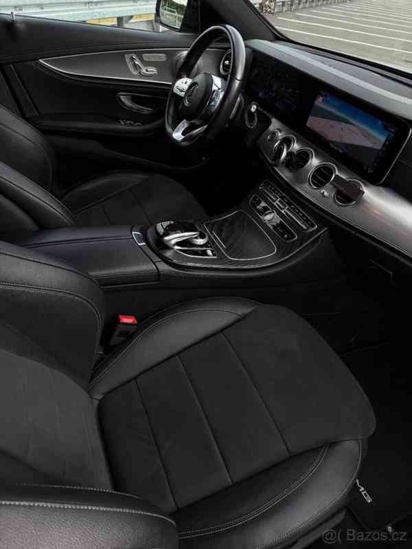 Mercedes-Benz Třídy E 2,2   220d 4MATIC AMG, r.v. 2019 - foto 12