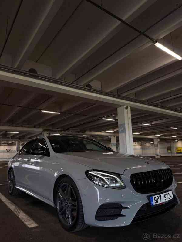 Mercedes-Benz Třídy E 2,2   220d 4MATIC AMG, r.v. 2019 - foto 9